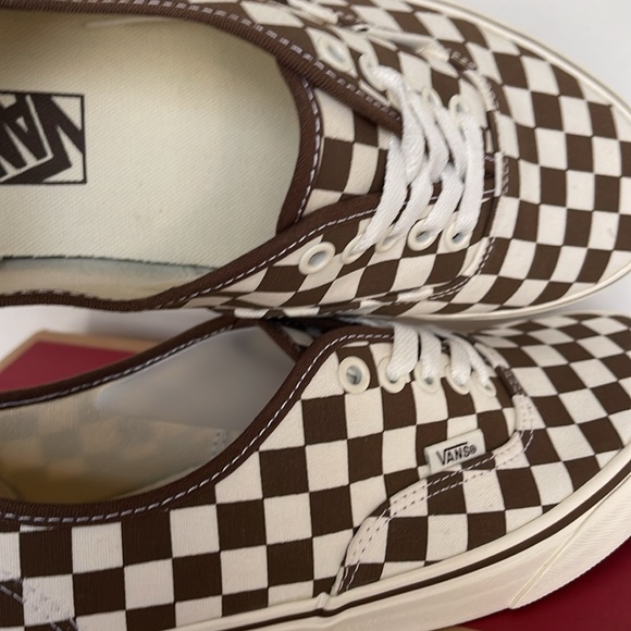 Vans WMNS Authentic Checkerboard Brown
VN000BW5BRO
SNEAKERS - Picture 14 of 16